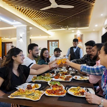 Hotel Surya Grande Kudal  المظهر الخارجي الصورة
