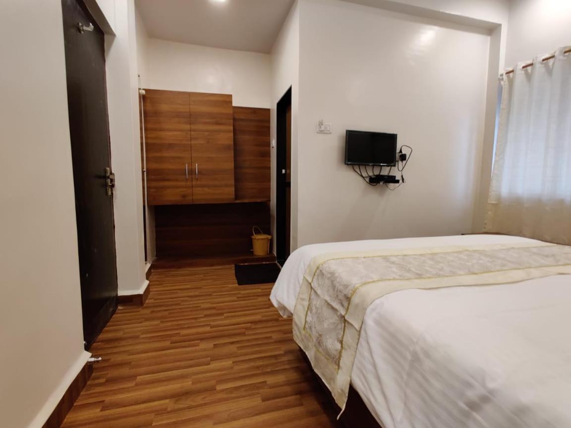 Hotel Surya Grande Kudal  المظهر الخارجي الصورة
