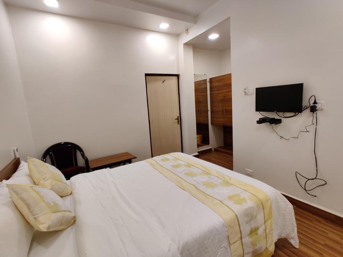 Hotel Surya Grande Kudal  المظهر الخارجي الصورة