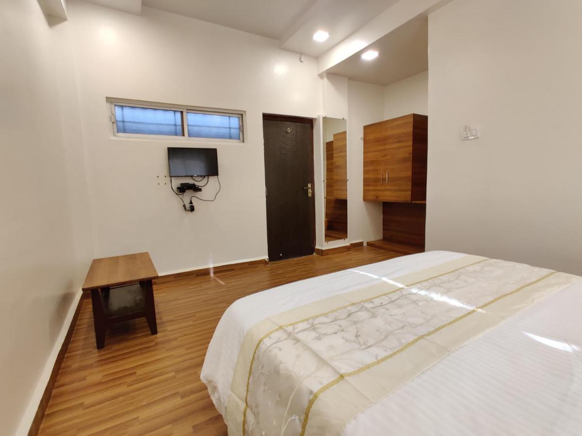 Hotel Surya Grande Kudal  المظهر الخارجي الصورة