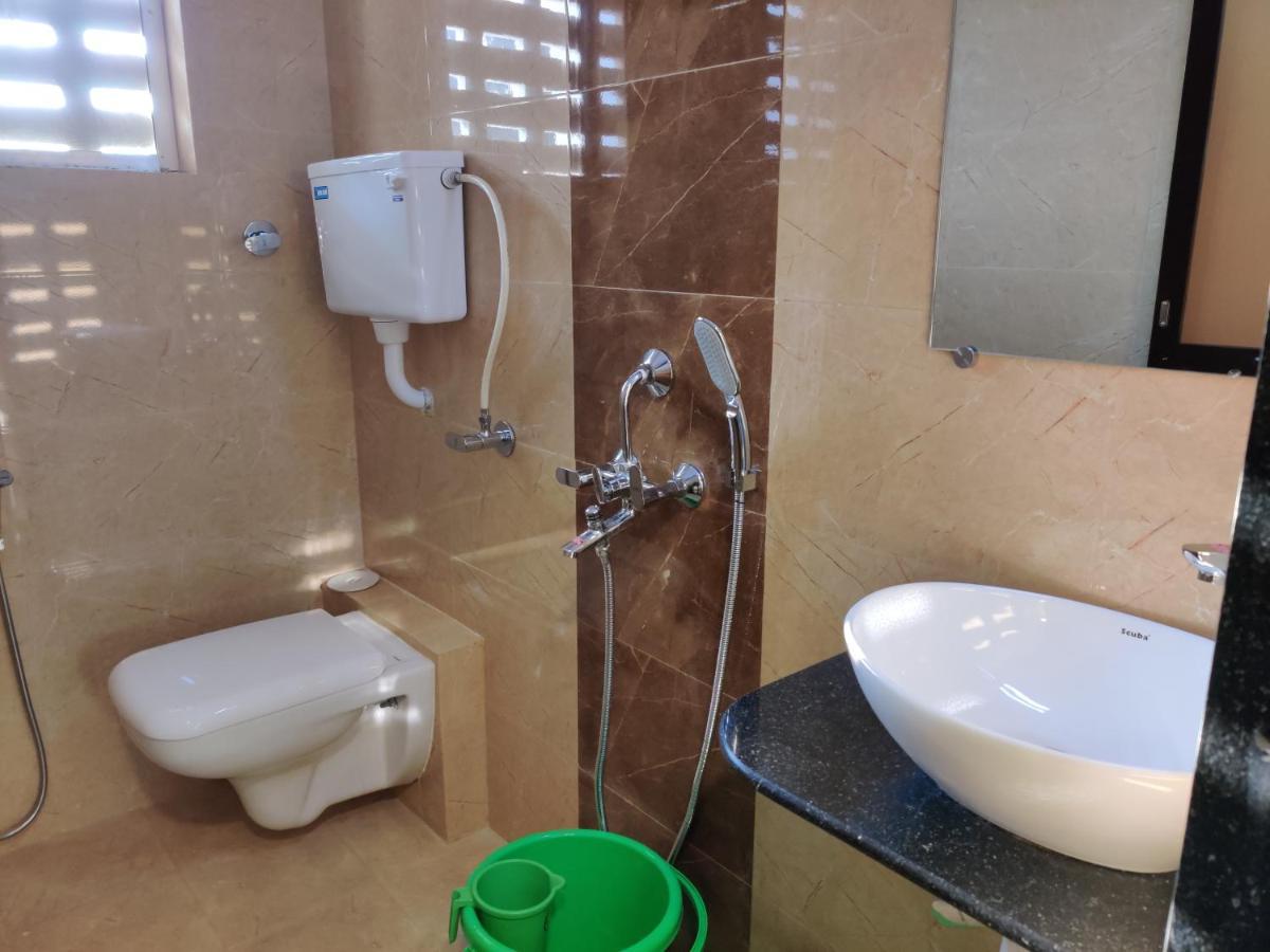 Hotel Surya Grande Kudal  المظهر الخارجي الصورة